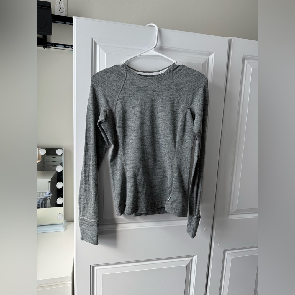 Lululemon grey long sleeve shirt- full length